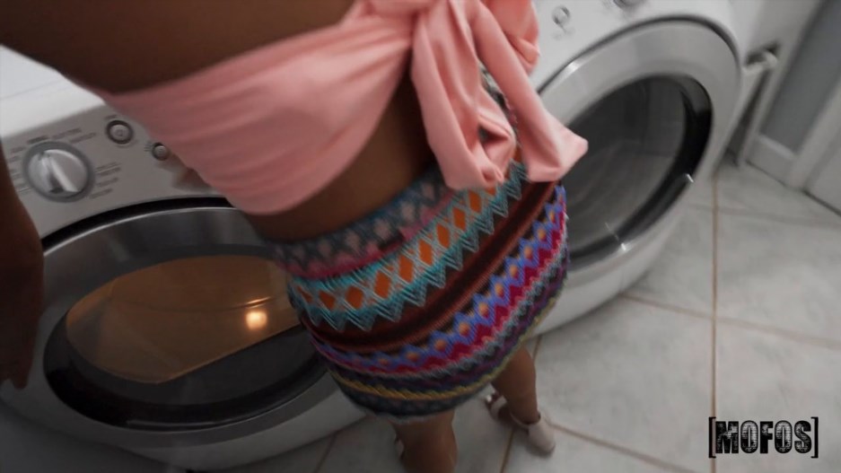 HesGotRizz 26 01 01 Isabella Jules And Katty Rich Open Blouse Open House